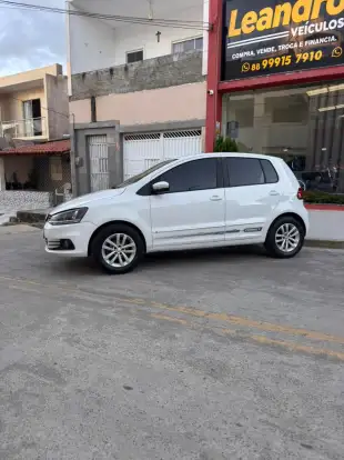 VOLKSWAGEN-FOX-2018