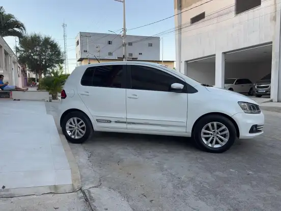 VOLKSWAGEN-FOX-2018