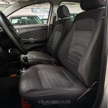 VOLKSWAGEN-GOL-1.6 MI HIGHLINE 8V FLEX 4P MANUAL VOLKSWAGEN-GOL-2013