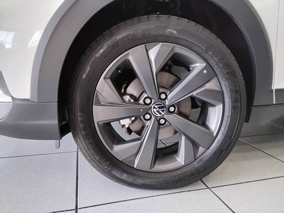 VOLKSWAGEN NIVUS 1.0 200 TSI TOTAL FLEX COMFORTLINE AUTOMÁTICO