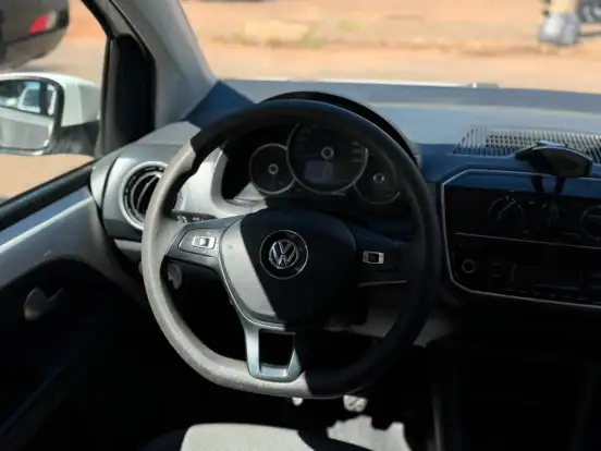 VOLKSWAGEN-UP-2019