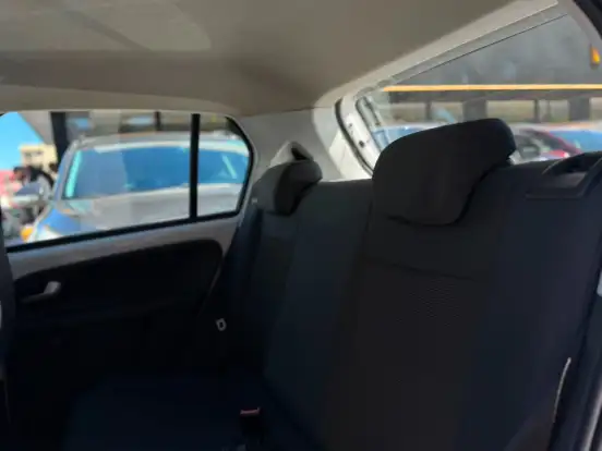 VOLKSWAGEN-UP-2019