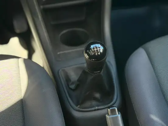 VOLKSWAGEN-UP-2019
