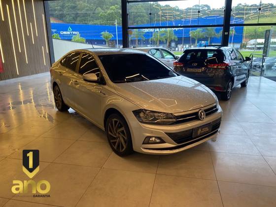 VOLKSWAGEN VIRTUS 1.0 200 TSI HIGHLINE AUTOMÁTICO