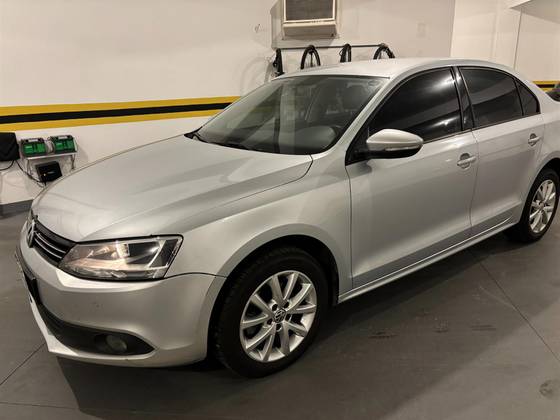 VOLKSWAGEN JETTA 2.0 COMFORTLINE FLEX 4P MANUAL