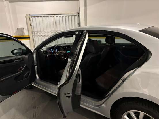 VOLKSWAGEN-JETTA-2.0 COMFORTLINE FLEX 4P MANUAL VOLKSWAGEN-JETTA-2011