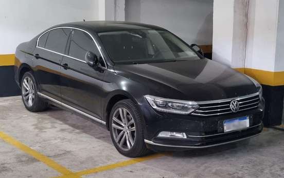 VOLKSWAGEN-PASSAT-2018
