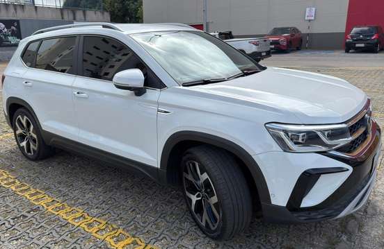 VOLKSWAGEN-TAOS-2024