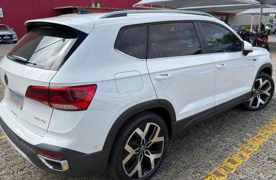 VOLKSWAGEN-TAOS-2024