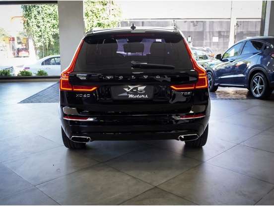 VOLVO-XC60-2019
