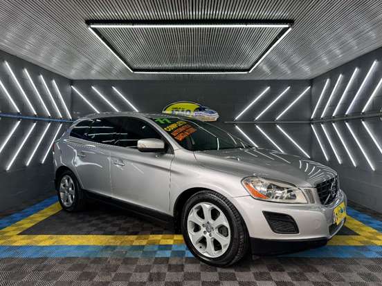 VOLVO-XC60-2010