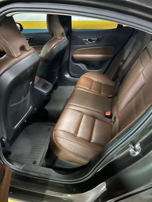VOLVO-S60-2.0 T4 MOMENTUM GASOLINA 4P AUTOMÁTICO VOLVO-S60-2020