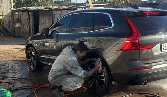 VOLVO XC60 2.0 T5 GASOLINA MOMENTUM AWD GEARTRONIC