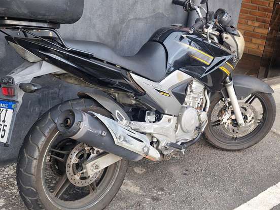 YAMAHA-YS 250 FAZER YAMAHA-YS 250 FAZER-2010