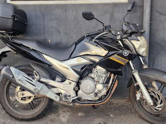 YAMAHA-YS 250 FAZER YAMAHA-YS 250 FAZER-2010