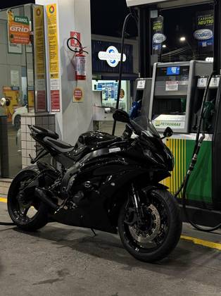 YAMAHA YZF-R6 