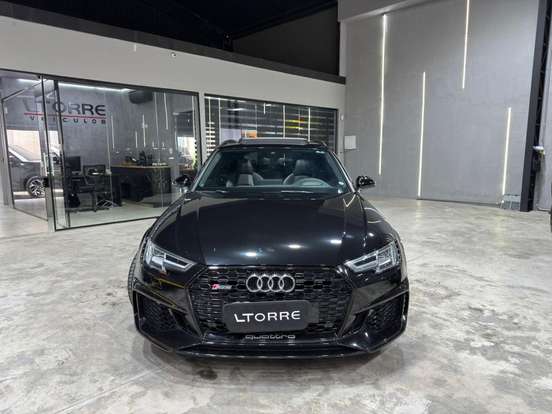 AUDI-RS4-2019