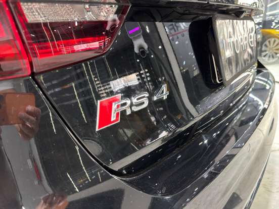 AUDI-RS4-2019