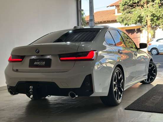 BMW-320i-2024