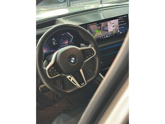 BMW-320i-2024