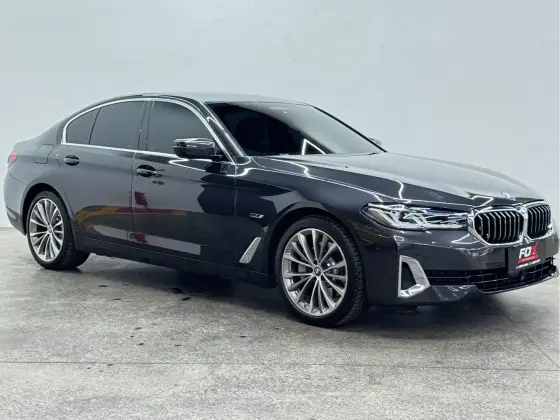 BMW 530e 2.0 16V TWINPOWER HÍBRIDO LUXURY AUTOMÁTICO BMW 530e 2.0 16V TWINPOWER HÍBRIDO LUXURY AUTOMÁTICO