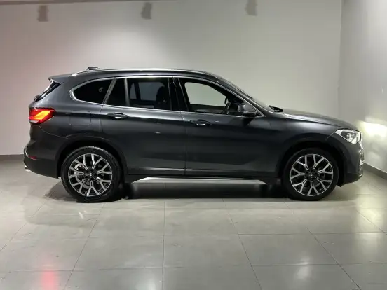 BMW-X1-2021