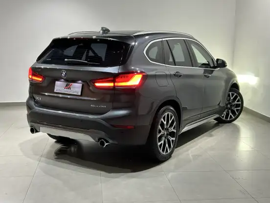 BMW-X1-2021