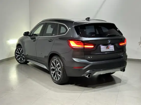 BMW-X1-2021