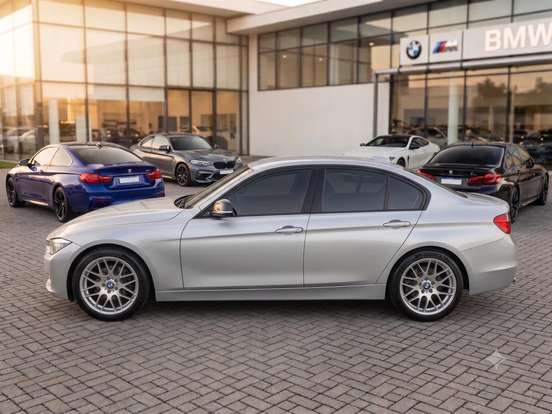 BMW-320i-2.0 SPORT 16V TURBO GASOLINA 4P AUTOMÁTICO BMW-320i-2013