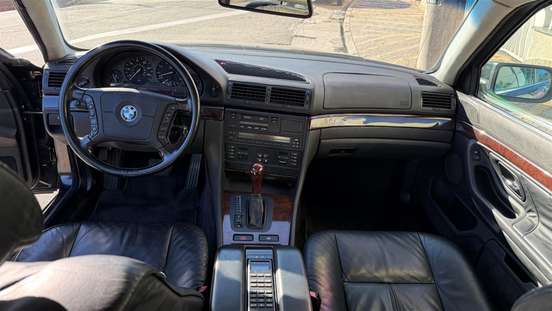 BMW-740i-1994