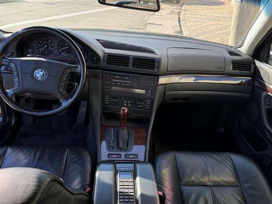 BMW-740i-4.0 V8 32V GASOLINA 4P AUTOMÁTICO BMW-740i-1994