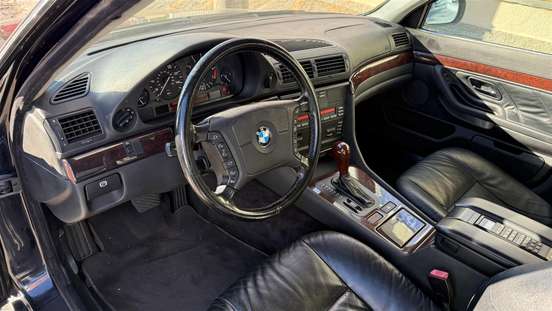 BMW-740i-4.0 V8 32V GASOLINA 4P AUTOMÁTICO BMW-740i-1994