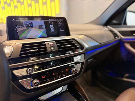 BMW-X4-2021