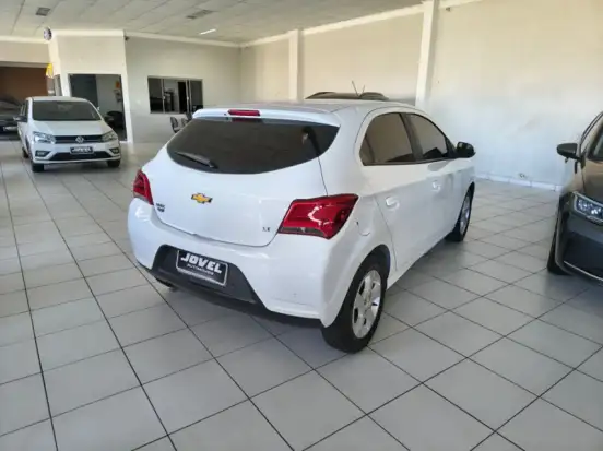 CHEVROLET-ONIX-1.4 MPFI LT 8V FLEX 4P MANUAL CHEVROLET-ONIX-2019