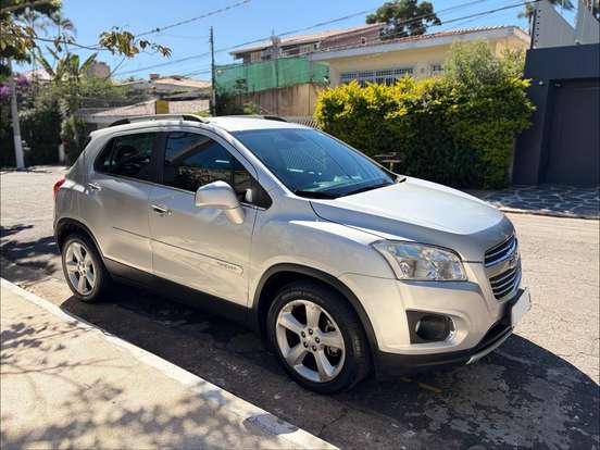 CHEVROLET-TRACKER-2015