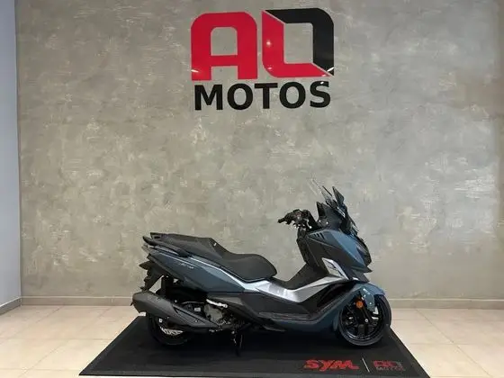DAFRA CRUISYM 300 