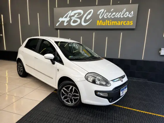 FIAT PUNTO 1.4 ATTRACTIVE ITALIA 8V FLEX 4P MANUAL FIAT PUNTO 1.4 ATTRACTIVE ITALIA 8V FLEX 4P MANUAL