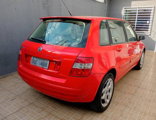 Fiat Stilo 1.8 MPI Schumacher Season 16V Gasolina 4P Manual