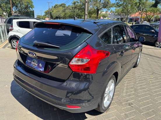 FORD-FOCUS-2014