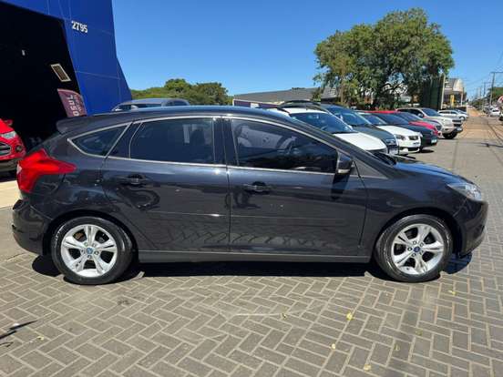 FORD-FOCUS-2014