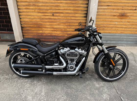 HARLEY-DAVIDSON SOFTAIL BREAKOUT 114 