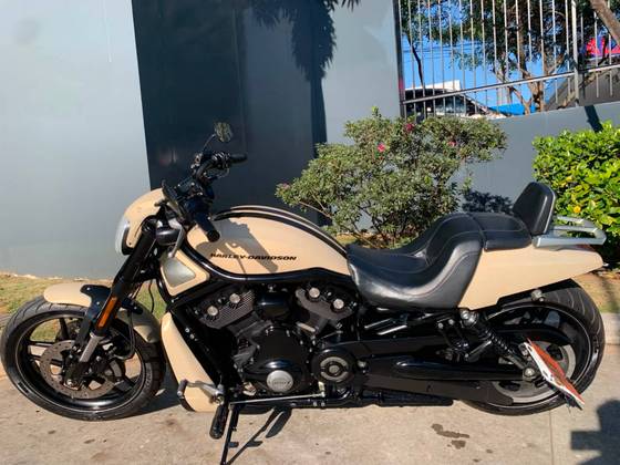 HARLEY-DAVIDSON V-ROD MUSCLE 