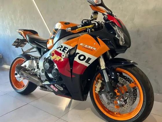 HONDA CBR 1000RR FIREBLADE HONDA CBR 1000RR FIREBLADE