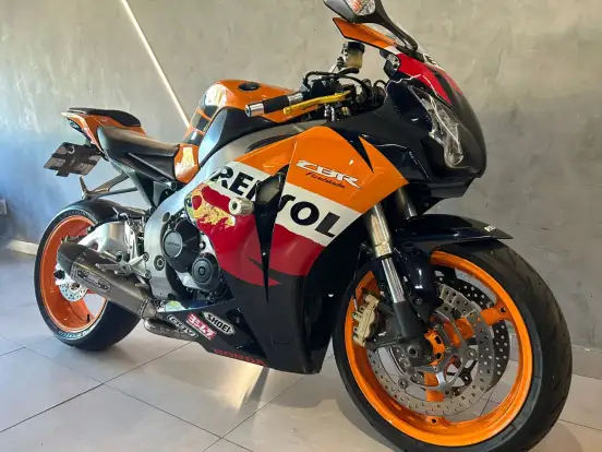 HONDA-CBR 1000RR FIREBLADE HONDA-CBR 1000RR FIREBLADE-2011