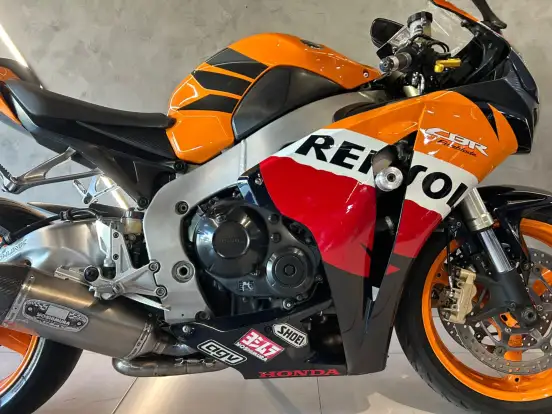 HONDA-CBR 1000RR FIREBLADE HONDA-CBR 1000RR FIREBLADE-2011