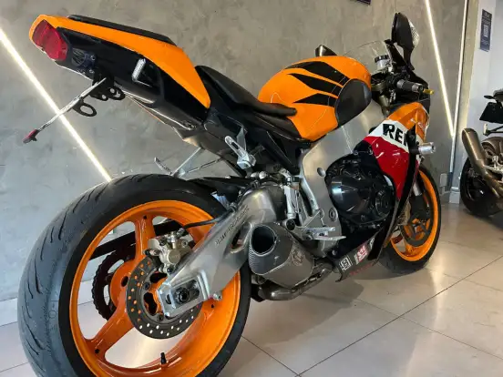 HONDA-CBR 1000RR FIREBLADE HONDA-CBR 1000RR FIREBLADE-2011