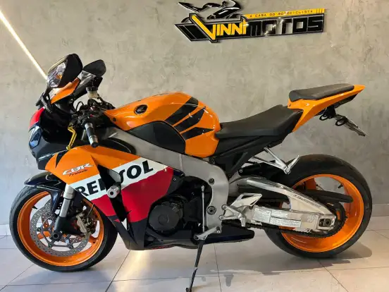 HONDA-CBR 1000RR FIREBLADE HONDA-CBR 1000RR FIREBLADE-2011