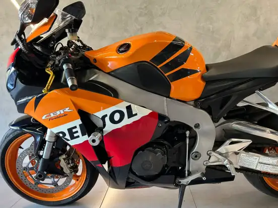 HONDA-CBR 1000RR FIREBLADE HONDA-CBR 1000RR FIREBLADE-2011