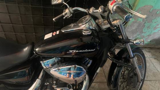 HONDA SHADOW 750 