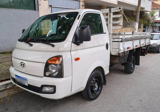 HYUNDAI HR 2.5 LONGO SEM CAÇAMBA 4X2 16V 130CV TURBO INTERCOOLER DIESEL 2P MANUAL
